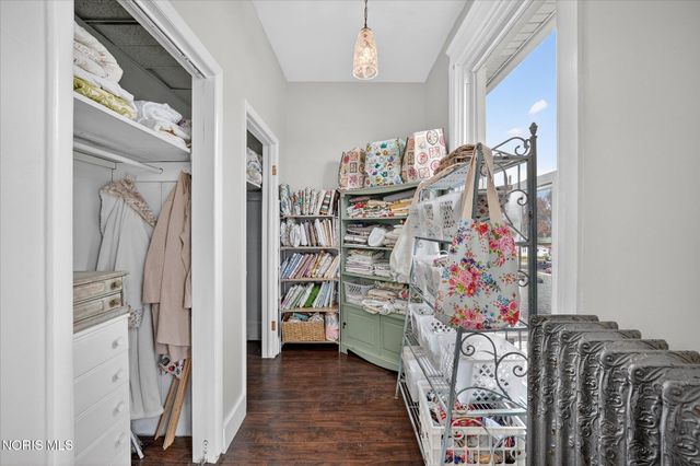 325 N Main Street, Bowling Green, OH 43402