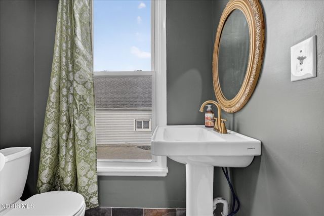 325 N Main Street, Bowling Green, OH 43402