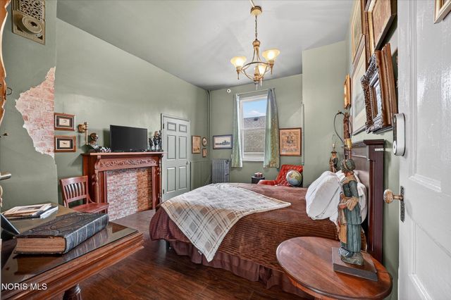 325 N Main Street, Bowling Green, OH 43402