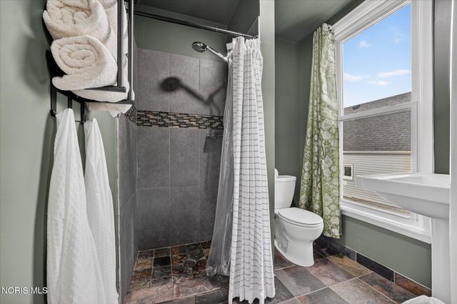 325 N Main Street, Bowling Green, OH 43402