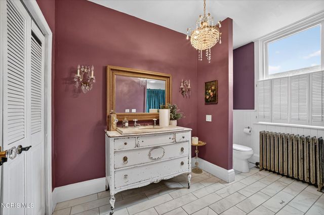 325 N Main Street, Bowling Green, OH 43402