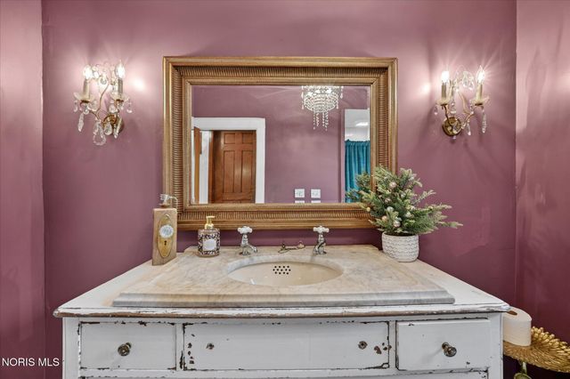 325 N Main Street, Bowling Green, OH 43402