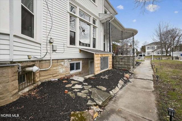 325 N Main Street, Bowling Green, OH 43402