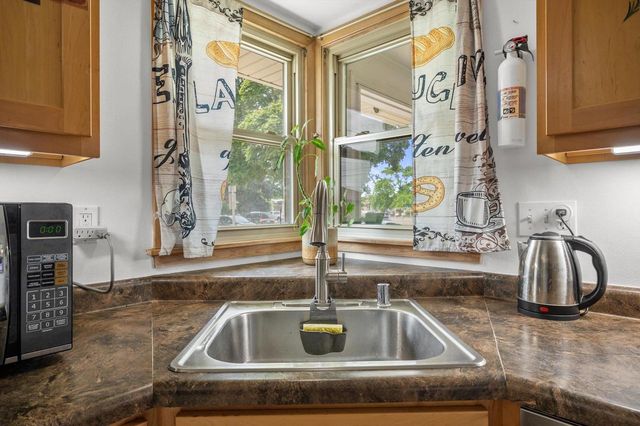 4050 N 81st STREET, Milwaukee, WI 53222