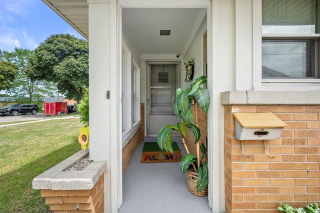 4050 N 81st STREET, Milwaukee, WI 53222