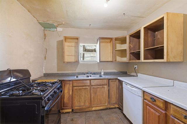 1703 Navaro Street, Dallas, TX 75208