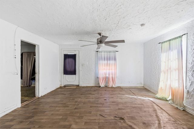 1703 Navaro Street, Dallas, TX 75208