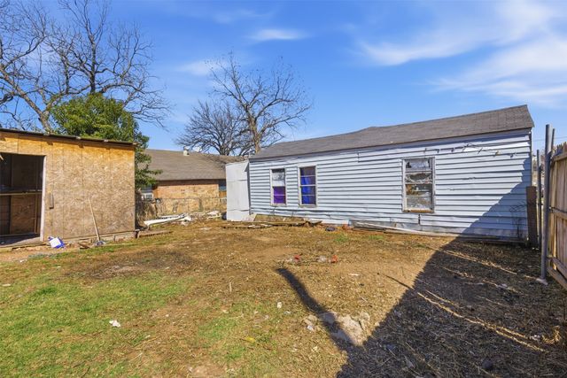 1703 Navaro Street, Dallas, TX 75208