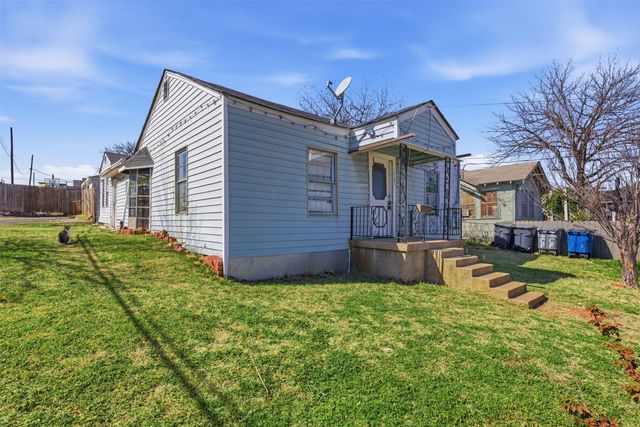 1703 Navaro Street, Dallas, TX 75208