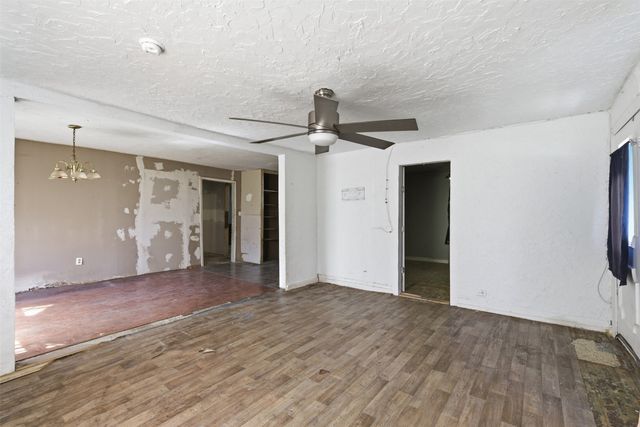 1703 Navaro Street, Dallas, TX 75208