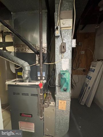 239 OLD COURTHOUSE RD NE, Vienna, VA 22180