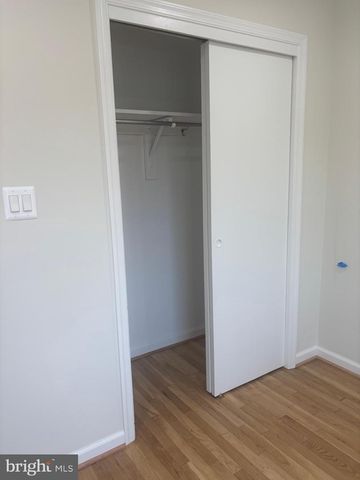 239 OLD COURTHOUSE RD NE, Vienna, VA 22180