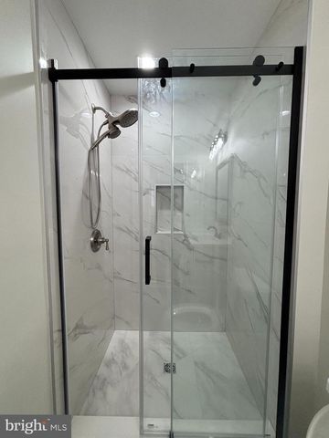 239 OLD COURTHOUSE RD NE, Vienna, VA 22180