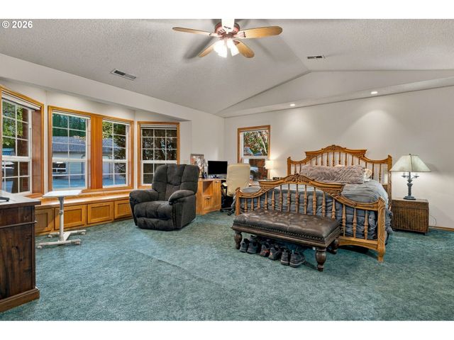 17102 Ne 37TH Cir, Vancouver, WA 98682