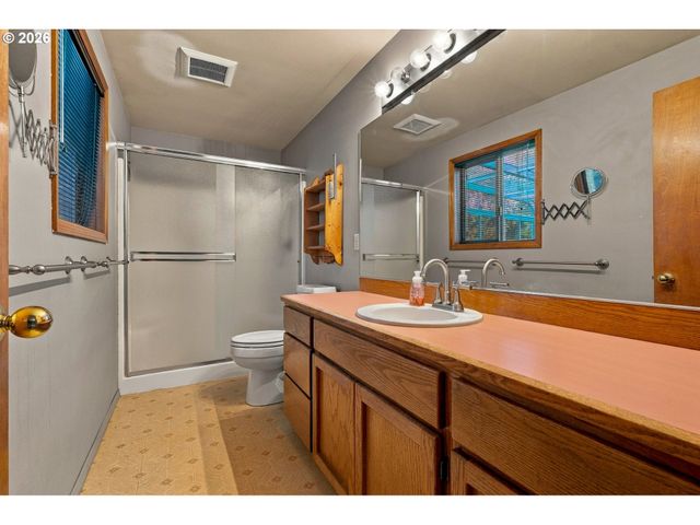 17102 Ne 37TH Cir, Vancouver, WA 98682