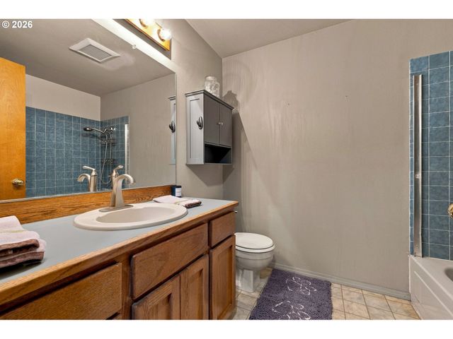 17102 Ne 37TH Cir, Vancouver, WA 98682