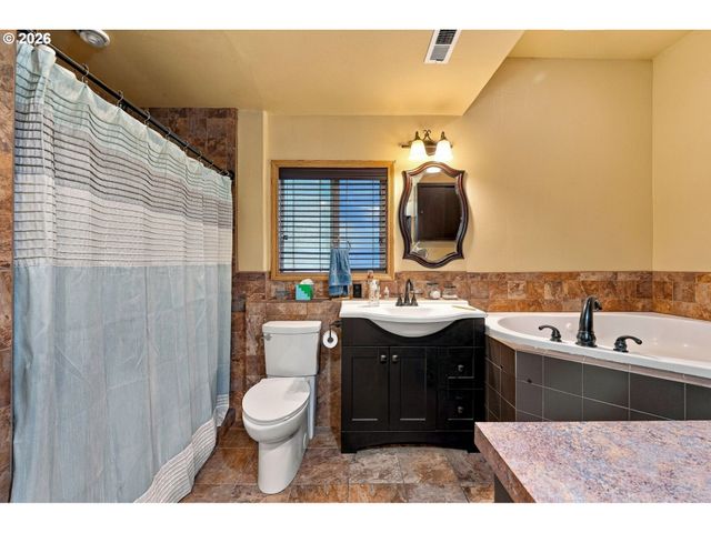 17102 Ne 37TH Cir, Vancouver, WA 98682