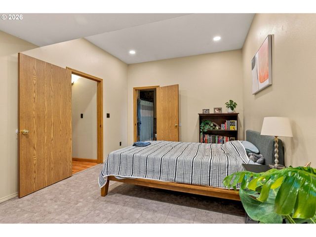 17102 Ne 37TH Cir, Vancouver, WA 98682