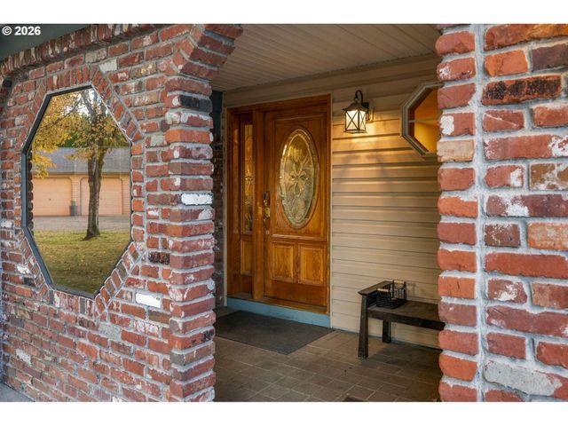 17102 Ne 37TH Cir, Vancouver, WA 98682