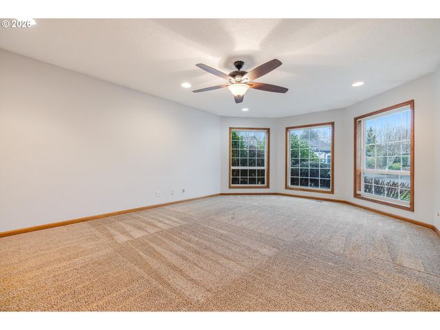 387 Ne 15TH Ct, Hillsboro, OR 97124