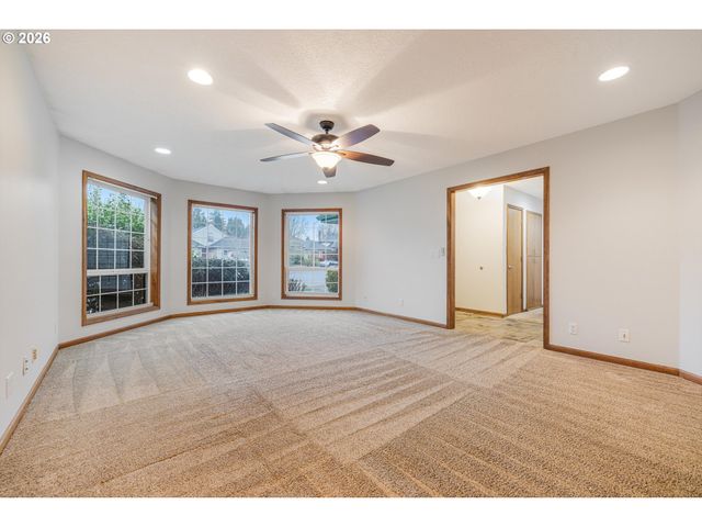 387 Ne 15TH Ct, Hillsboro, OR 97124