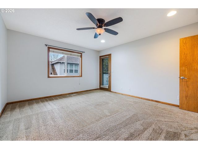 387 Ne 15TH Ct, Hillsboro, OR 97124