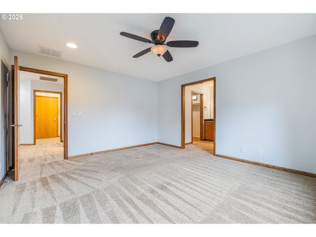 387 Ne 15TH Ct, Hillsboro, OR 97124