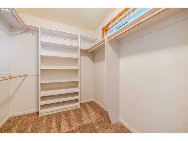 387 Ne 15TH Ct, Hillsboro, OR 97124