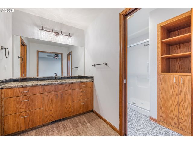 387 Ne 15TH Ct, Hillsboro, OR 97124