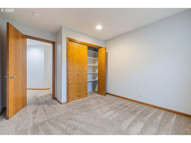 387 Ne 15TH Ct, Hillsboro, OR 97124