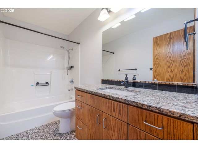 387 Ne 15TH Ct, Hillsboro, OR 97124