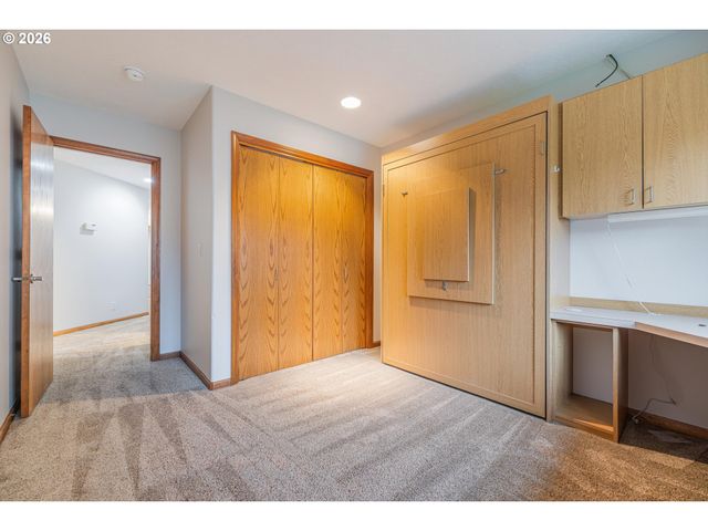 387 Ne 15TH Ct, Hillsboro, OR 97124