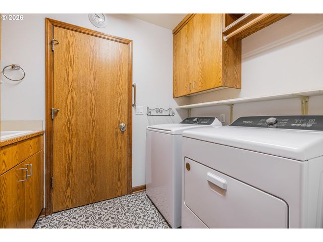 387 Ne 15TH Ct, Hillsboro, OR 97124