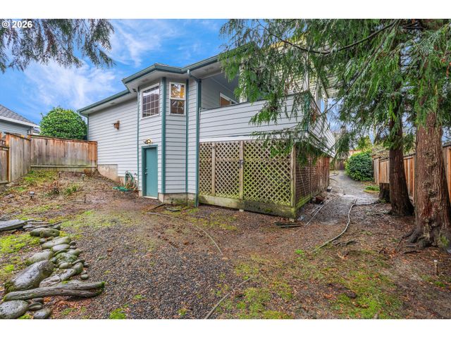 387 Ne 15TH Ct, Hillsboro, OR 97124