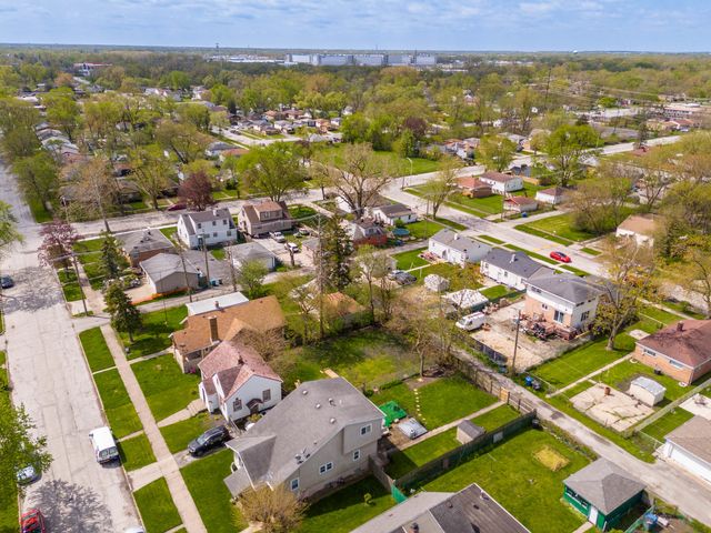98 W 154th Street, Harvey, IL 60426