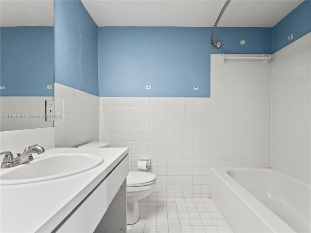 6711 N Kendall Dr 505, Pinecrest, FL 33156