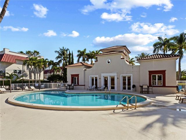 6711 N Kendall Dr 505, Pinecrest, FL 33156