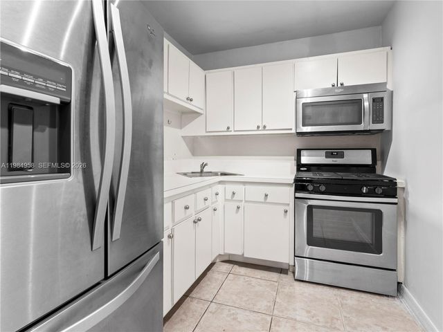 6711 N Kendall Dr 505, Pinecrest, FL 33156