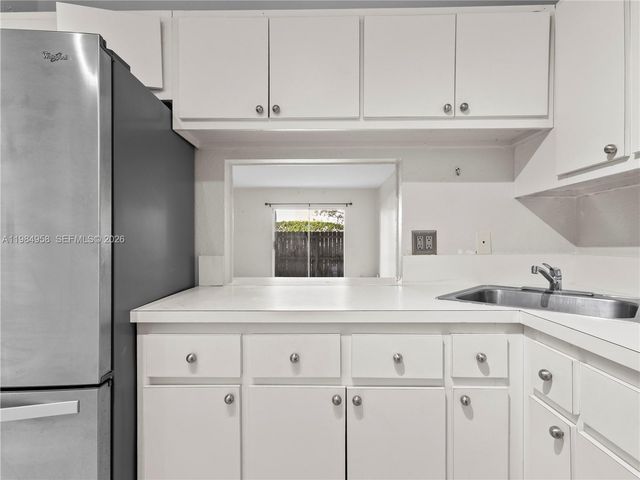 6711 N Kendall Dr 505, Pinecrest, FL 33156