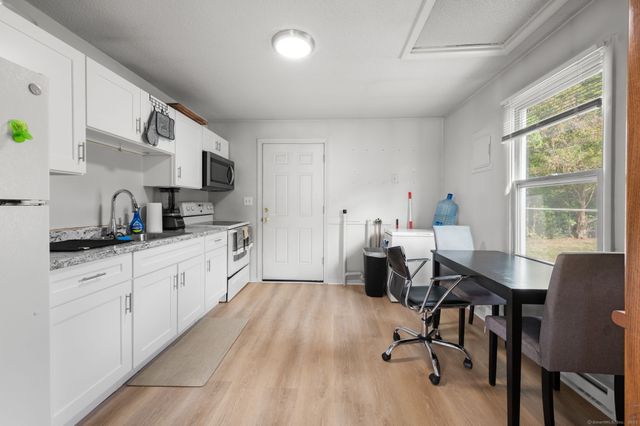 18 Tacoma Court, Groton, CT 06340