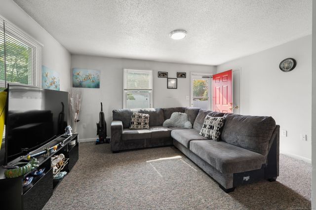 18 Tacoma Court, Groton, CT 06340