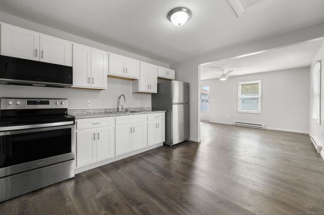 18 Tacoma Court, Groton, CT 06340