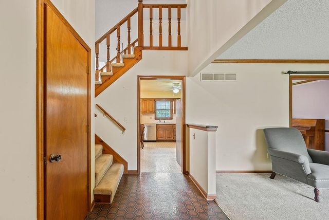 9213 W 117th Terrace, Overland Park, KS 66210