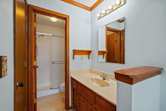9213 W 117th Terrace, Overland Park, KS 66210