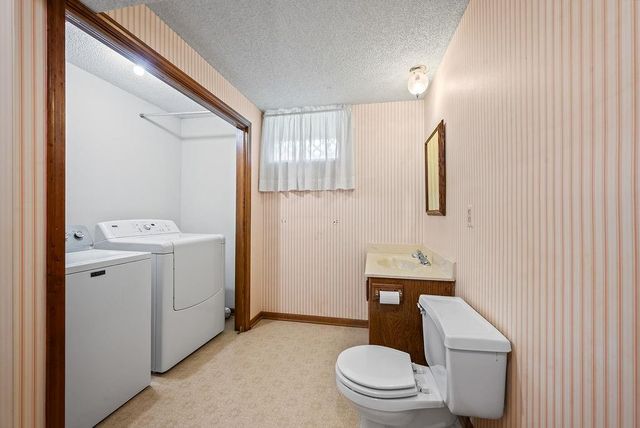 9213 W 117th Terrace, Overland Park, KS 66210