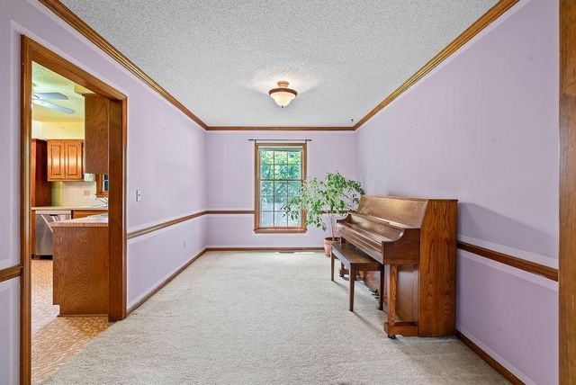 9213 W 117th Terrace, Overland Park, KS 66210