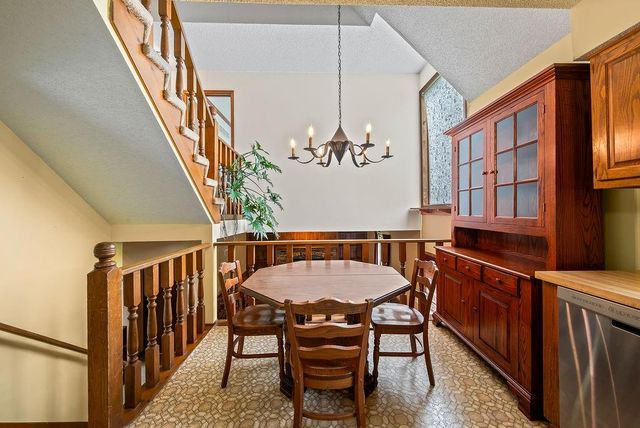 9213 W 117th Terrace, Overland Park, KS 66210