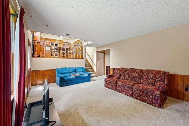 9213 W 117th Terrace, Overland Park, KS 66210