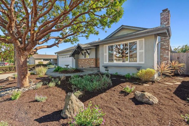 15 Del Rey Circle, Salinas, CA 93901