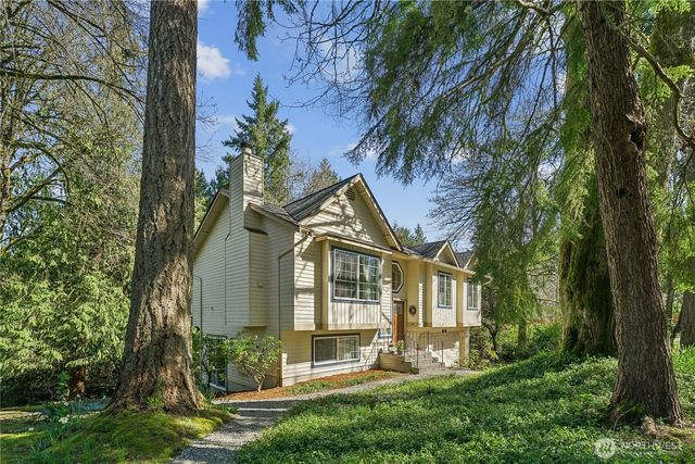 100 NW Westmont Lane, Bremerton, WA 98311